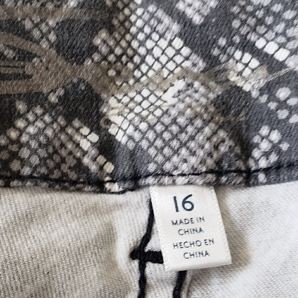 Snake print high rise gray and white skinny jeans size 16 - Picture 9 of 9